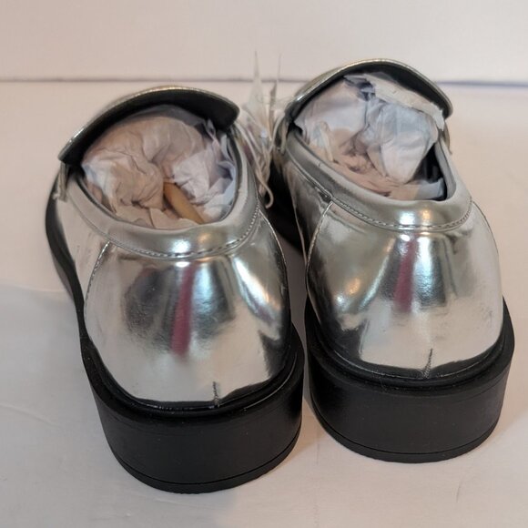 A New Day Women's Silver Slip on Memory Foam Loafers Flats Size 6.5 & 8 - Picture 3 of 6